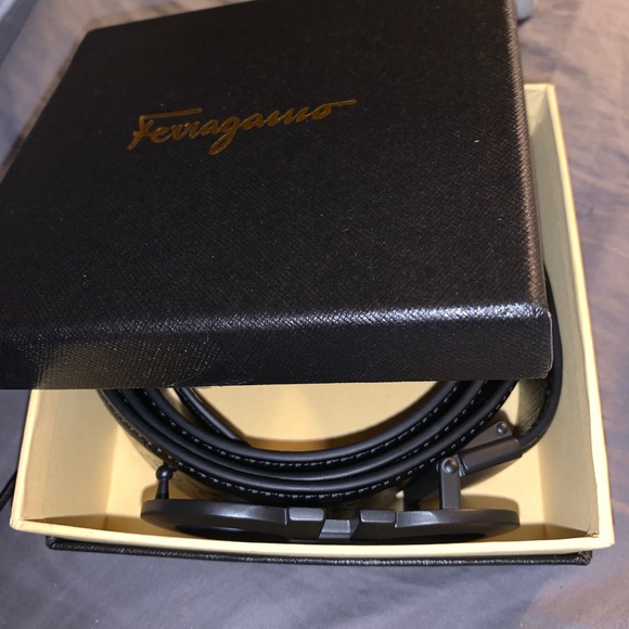 Men’s Ferragamo belt - Picture 2 of 3